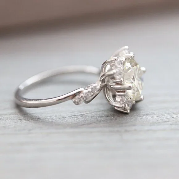 S925 2ct Clear Moissanite Diamond Sunflower Style Engagement Ring Silver - Picture 4 of 6